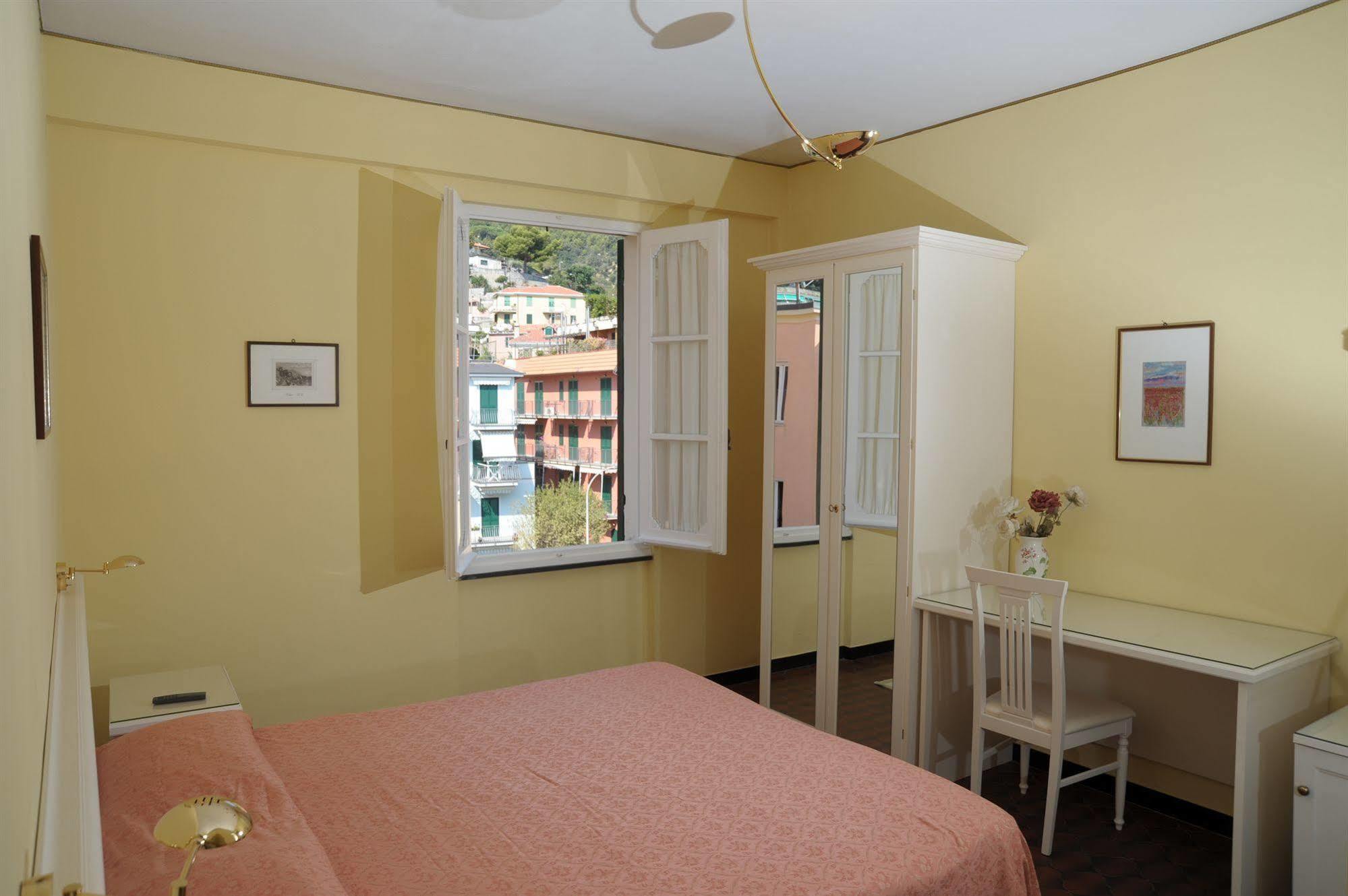 Hotel Splendid Mare Laigueglia Exterior photo